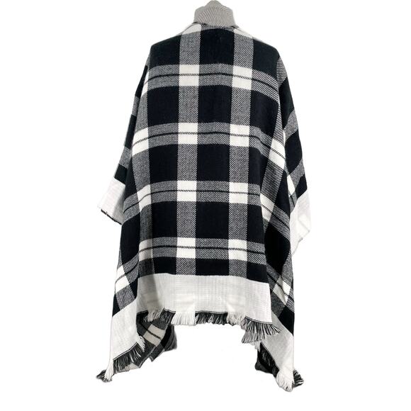 Duluth Trading Plaid Poncho Black White Blanket Shawl Buffalo Cozy Wrap One Size - Picture 2 of 8